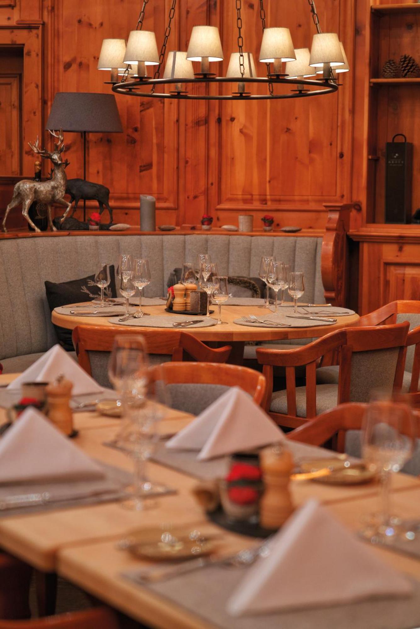 Vila Vita Rosenpark Marburg Ngoại thất bức ảnh Restaurant in the Hotel de la Cour des Alpes
