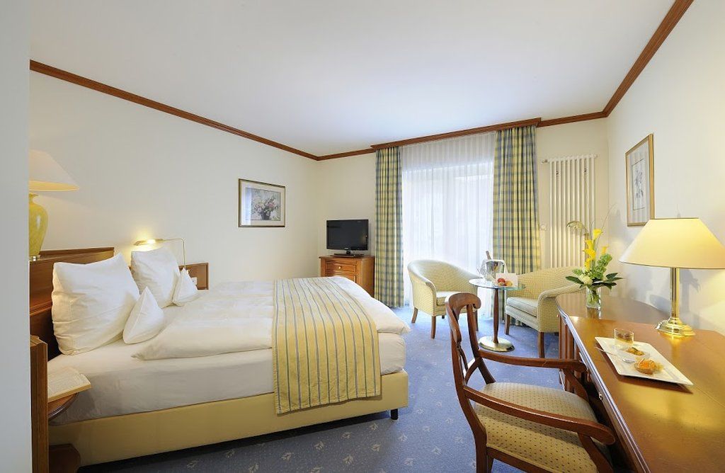 Vila Vita Rosenpark Marburg Ngoại thất bức ảnh A typical hotel room