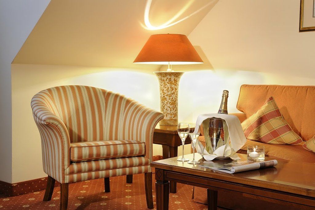 Vila Vita Rosenpark Marburg Ngoại thất bức ảnh A suite at the hotel